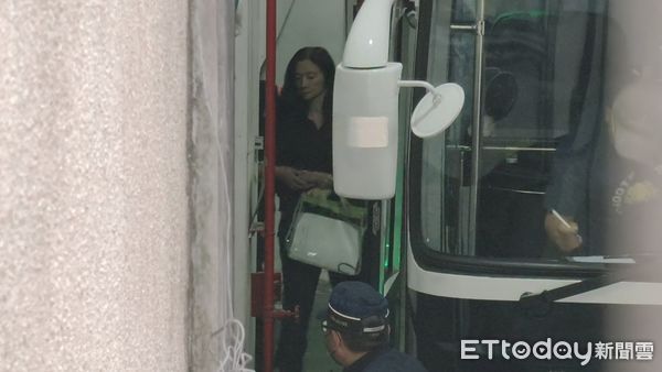 ▲▼台北地院審理京華城案，今（3日）提訊在押被告柯文哲、應曉薇等人出庭。（圖／記者黃哲民攝）