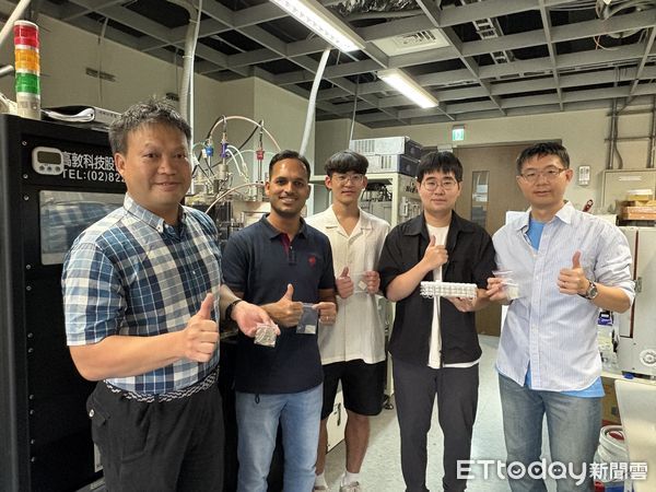 ▲成功大學張高碩、蘇彥勳教授團隊運用生成式AI設計新型介電質材料，成果登上國際期刊封面。（記者林東良翻攝，下同）