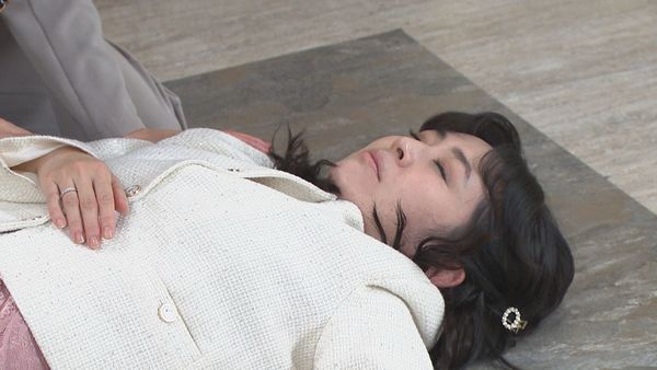 ▲《好運來》婚禮出現命案，蔡燦得飾演的靜怡突倒地不起，全場驚愕落淚。（圖／民視提供）