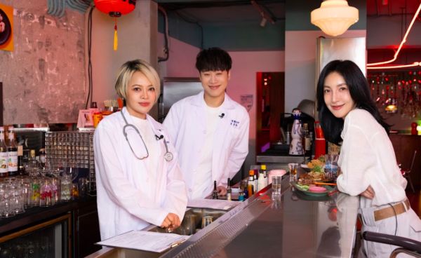 ▲▼戴愛玲開設YouTube節目。（圖／華納音樂提供）