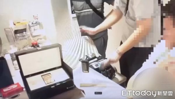▲▼銀行行員開通18人頭帳戶，2個月替詐騙集團洗錢2億元。（圖／記者邱中岳翻攝）