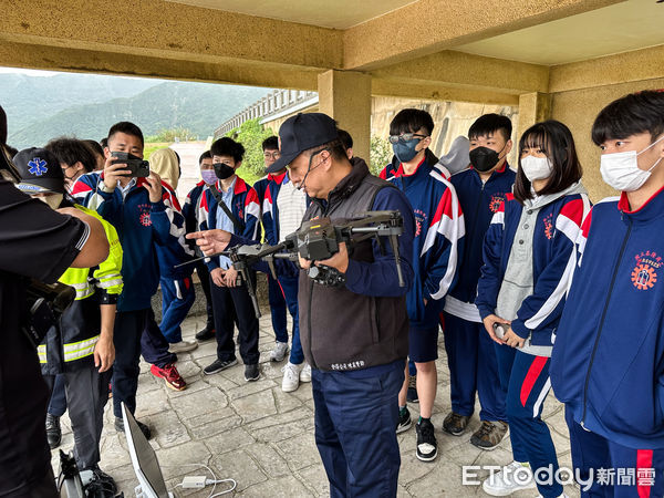 ▲科技救災新視野！基隆消防x基商航電合作。（圖／記者郭世賢翻攝）