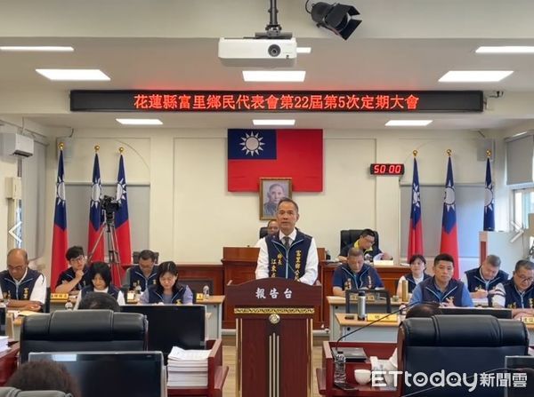 ▲▼富里鄉長江東成表示，透過實質加碼與擴大發放對象，傳遞對長者的尊敬與關懷。（圖／富里鄉公所提供，下同）