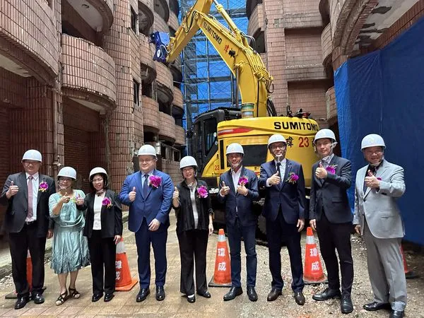 ▲▼北市信義區《力霸皇家社區》海砂屋都更案拆除，住戶期盼很久。（圖／北市都更處）