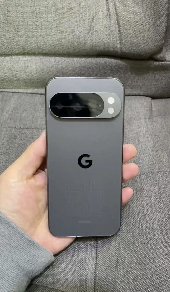 Pixel 10全系列傳將提前發表！實機照流出　相機條更大更凸
