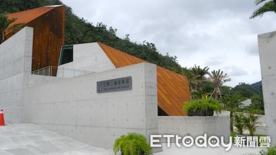 藝術郵輪式公車上路 　江賢二藝術園區有優惠