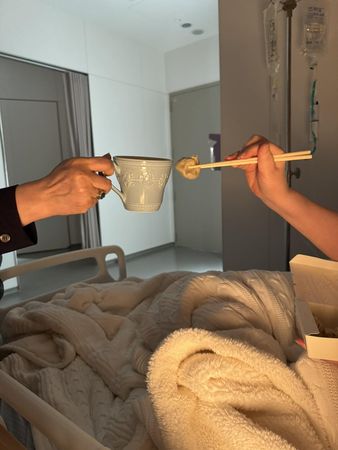 ▲▼蔡琴醫院探視陳文茜。（圖／翻攝自臉書）