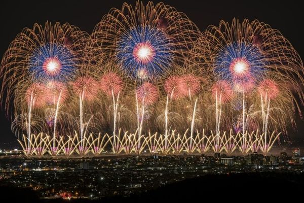 ▲▼日本花火大會。（圖／樂天旅遊提供）