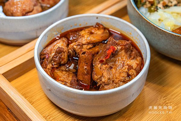 ▲▼姥姥燉肉懷舊盒餐。（圖／部落客虎麗笑嗨嗨授權提供）