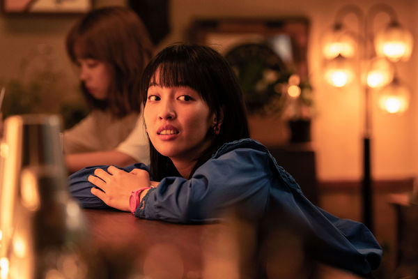 ▲《喝酒吧！笨蛋》以莫子儀經營的酒吧為主軸。（圖／逆光電影提供）