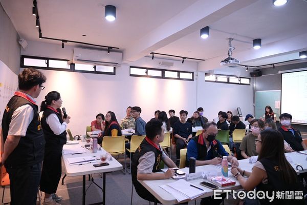 ▲▼花蓮縣政府召開青年發展諮詢委員會議，由縣長徐榛蔚擔任召集人並親自主持。（圖／花蓮縣政府提供，下同）