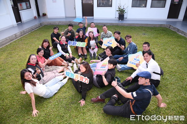 ▲▼花蓮縣政府召開青年發展諮詢委員會議，由縣長徐榛蔚擔任召集人並親自主持。（圖／花蓮縣政府提供，下同）