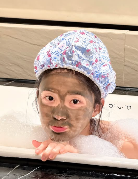 ▲▼李多慧泡澡。（圖／翻攝自Instagram／le_dahye）