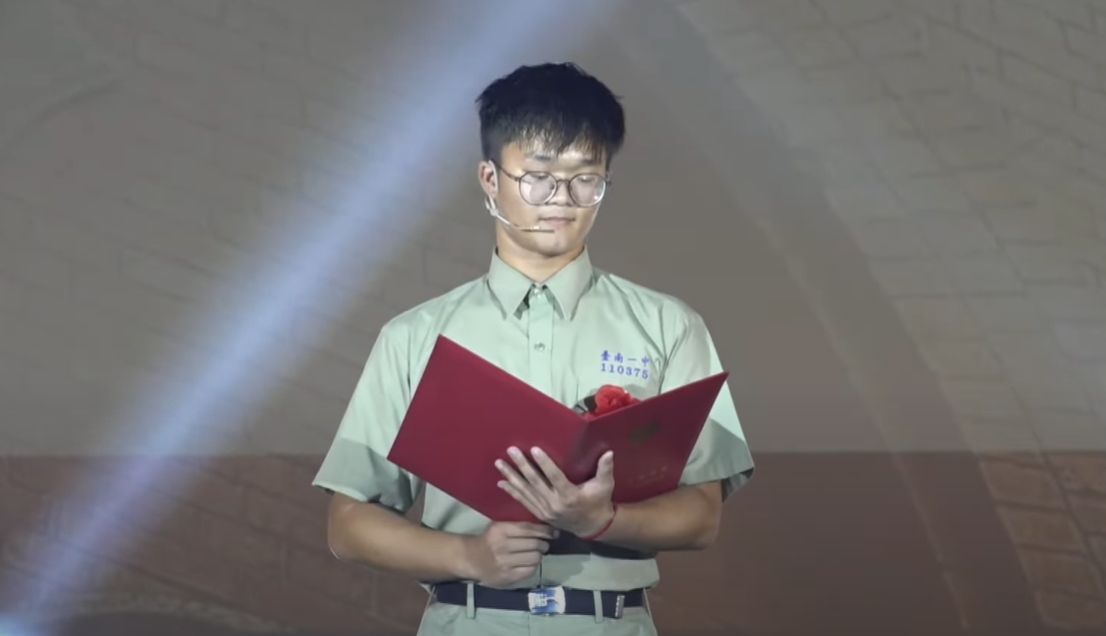 台南一中畢業生致詞　感謝老師「引導我們這群猴子進化成人猿」