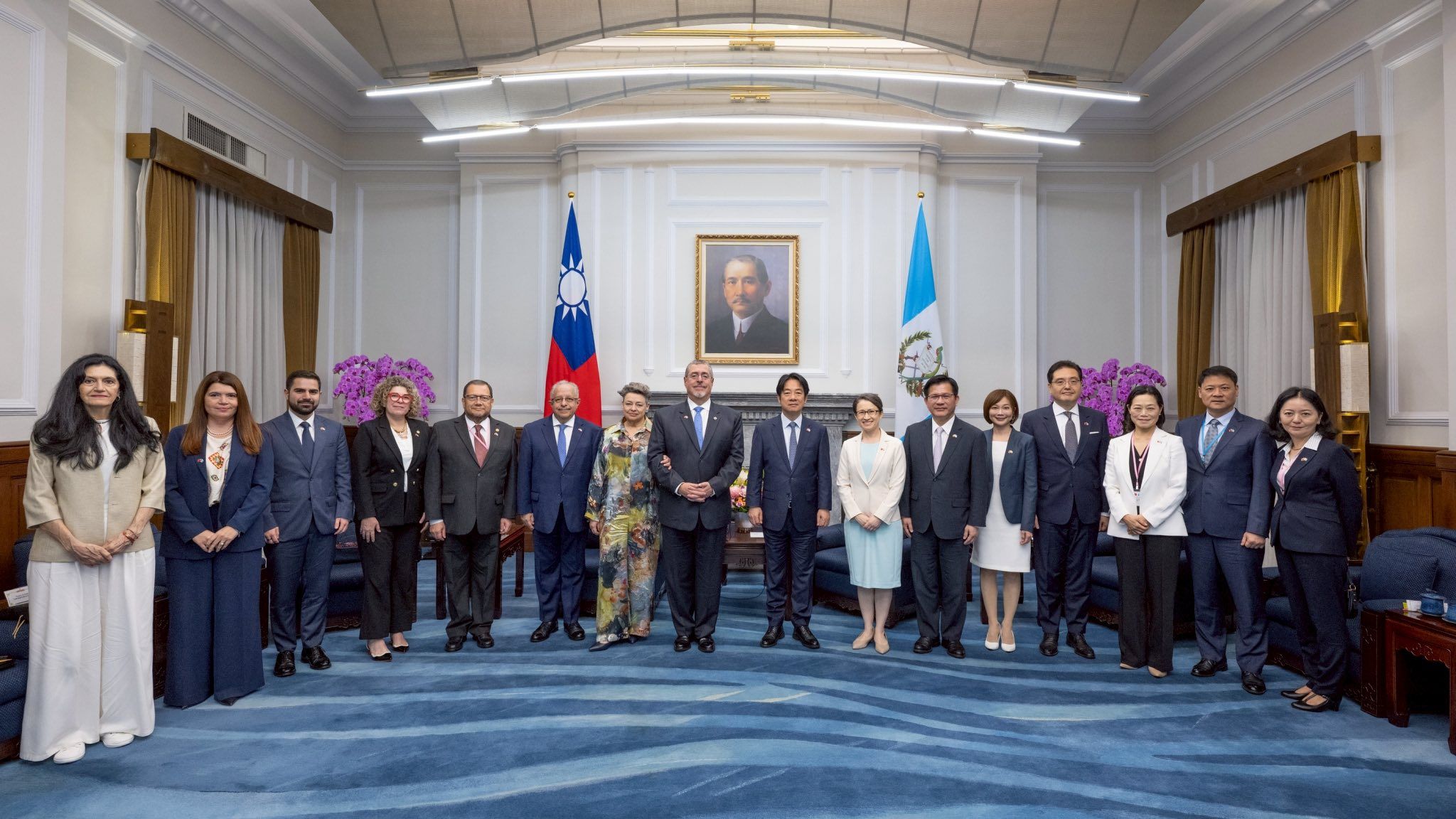 ▲▼賴清德敞廳軍禮迎瓜地馬拉總統。（圖／翻攝自Facebook／賴清德）