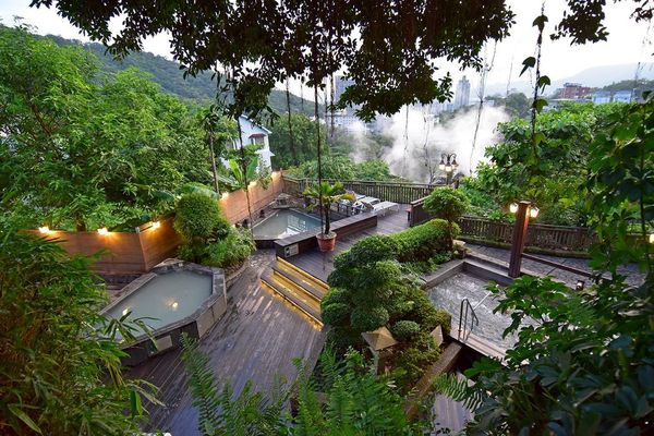 ▲北投春天酒店即日起至9月30日祭出「傘傘換泡湯」活動。（圖／春天酒店提供）