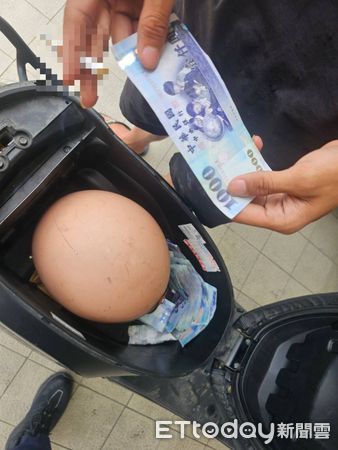 ▲東港警分局5日逮獲兩名車手            。（圖／記者陳崑福翻攝）