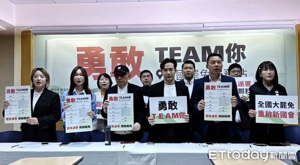 ▲▼就任綠高市黨部主委一周年！黃文益秀成績單　盼市長初選越快越好。（圖／記者賴文萱翻攝）