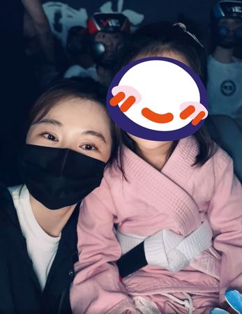 ▲陳怡蓉在社群公開女兒柔術比賽的片段。（圖／翻攝自Facebook／陳怡蓉的官方FB）