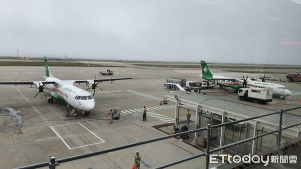 ▲▼ 金門縣府成功協調立榮航空公司於6月份增開11架次加班機    。（圖／記者林名揚翻攝）