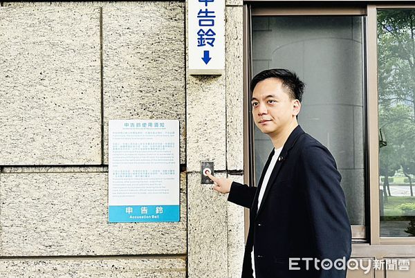 ▲國民黨桃園立委牛煦庭今天下午赴桃園地檢署按鈴控告罷免團體李姓女士造謠誹謗與意圖傳播不實之事，使被罷免人罷免案通過等罪嫌。（圖／記者沈繼昌攝）