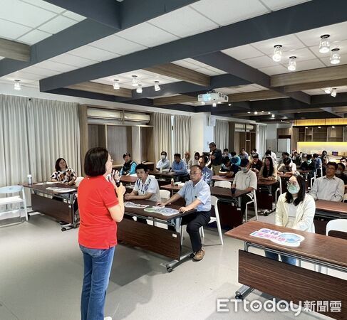 ▲因應全球淨零碳排趨勢，今日由雲科大學與縣政府計畫處共同主辦「自主自願減碳與碳盤查推動深度研習」會議。此次會議吸引多家大型與中小企業踴躍參與。（圖／記者游瓊華翻攝）