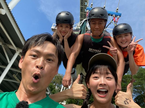 ▲▼黃鐙輝、籃籃挑戰高空彈跳。（圖／公視台語台提供）