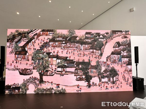 ▲▼承億集團攜手香港UBU DECO畫廊創辦人暨梁詠心，推出首屆「ArtIN國際藝術博覽會」，集結全球60組畫廊與頂尖藝術家，近千件藝術作品，即日起至6月8日在高雄港旅運中心展出。（圖／記者林育綾攝）