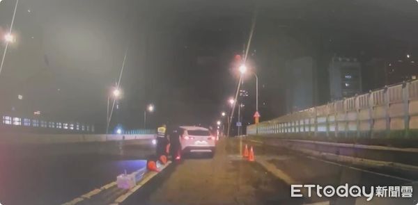 ▲▼北市３6歲通緝犯路檢衝撞2警 中彈亡。（圖／記者邱中岳翻攝）