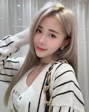 ▲▼「饅頭媽」捲小三疑雲，「戲說一姐」陳小菁限動發聲。（圖／翻攝自IG）