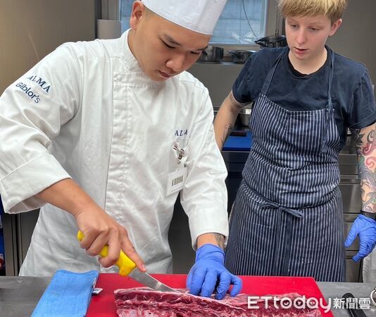 ▲弘光科大舉辦第六屆義大利ALMA廚藝學院實習結業授證儀式。（圖／弘光科大提供）