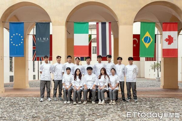 ▲弘光科大舉辦第六屆義大利ALMA廚藝學院實習結業授證儀式。（圖／弘光科大提供）