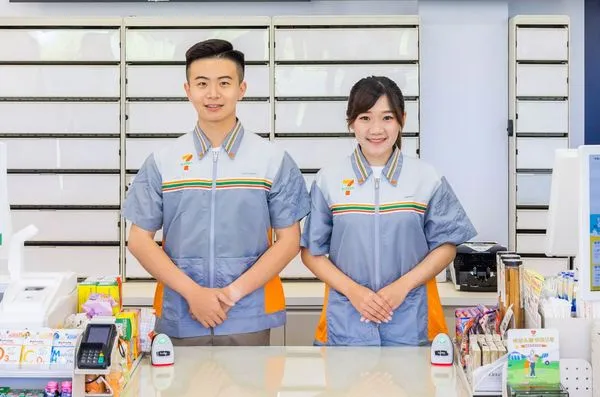 ▲▼7-ELEVEN積極徵才，也鼓勵兼職人員轉任正職，提供完善制度及獎勵金回饋。（圖／業者提供）