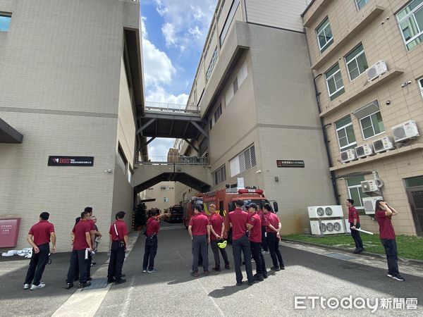 ▲台南市消防局第五大隊於6日前往位於歸仁區分租工廠進行實地踏勘，強化場所自衛能力。（圖／記者林東良翻攝，下同）
