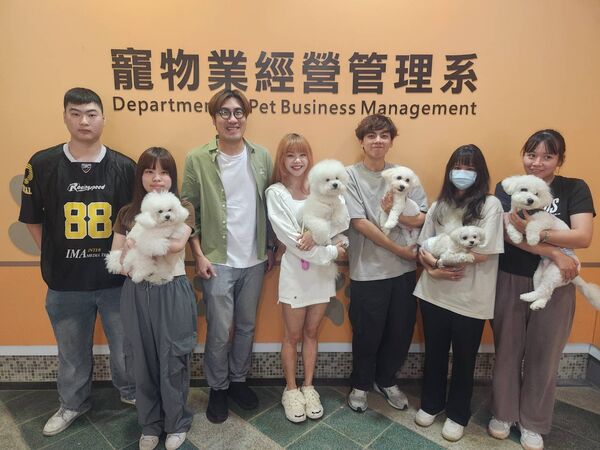 ▲比雄談到自己的成功之路。（圖／台北海大）