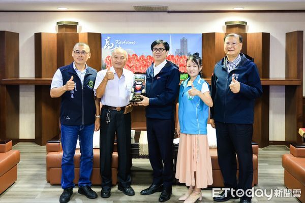 ▲▼高雄三大總工會祝賀「五星市長」，陳其邁承諾：提升勞工權益。（圖／記者賴文萱翻攝）