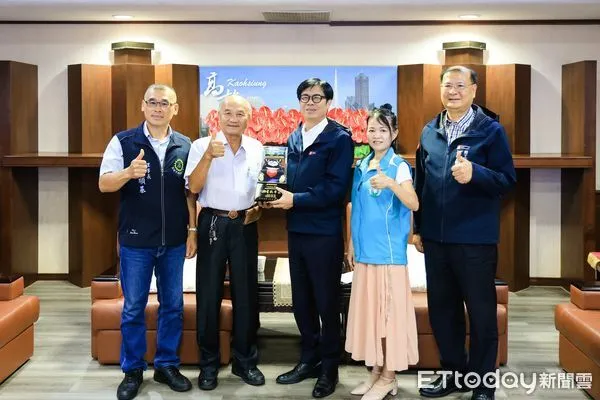 ▲▼高雄三大總工會祝賀「五星市長」，陳其邁承諾：提升勞工權益。（圖／記者賴文萱翻攝）