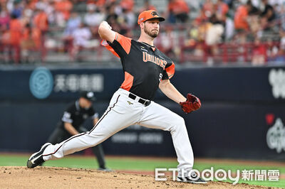 全台唯一中職賽事還是沒打完　8局下大雨裁定、獅鷹握手言和