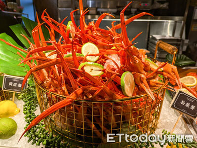 十二廚假日下午茶加碼松葉蟹腳