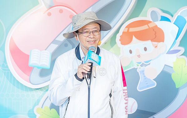 ▲桃園市長張善政今天下午出席「2025 Smart Peach桃趣探索中」暑期營隊活動時致詞。（圖／市府新聞處提供）