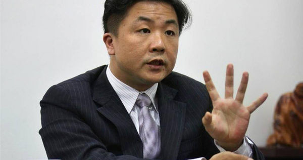 知名律師呂秋遠遭控介紹黑心徵信社，收了錢卻拍錯人，還害當事人的官司敗訴。（圖／報系資料照）