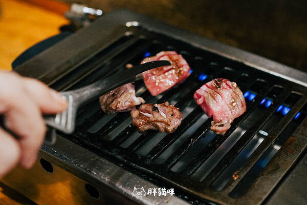 ▲▼大阪在地人的下班口袋燒肉店。（圖／部落客胖貓提供）