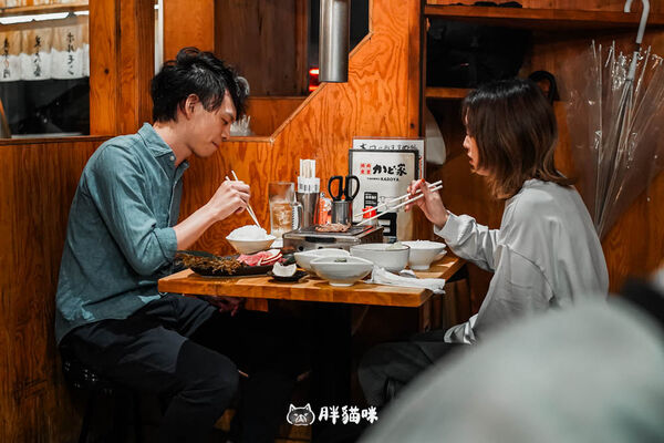 ▲▼大阪在地人的下班口袋燒肉店。（圖／部落客胖貓提供）