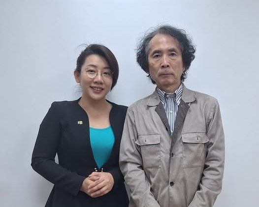 ▲日本學者小笠原欣幸拜訪民眾黨台北市議員林珍羽             。（圖／翻攝自Facebook／小笠原欣幸）