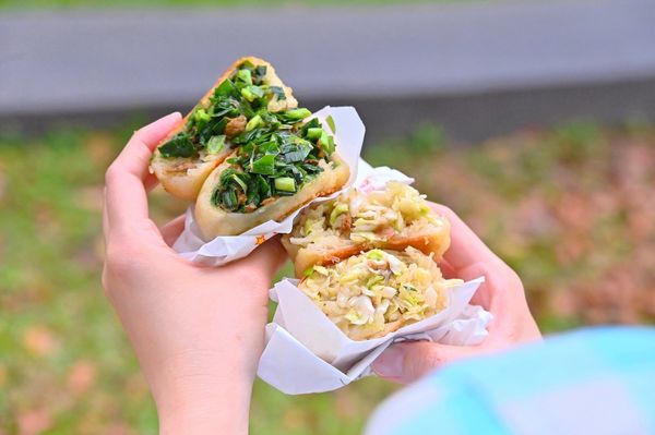 ▲▼美村路最好吃水煎包，爆量內餡高麗菜。（圖／部落客橘子狗提供）