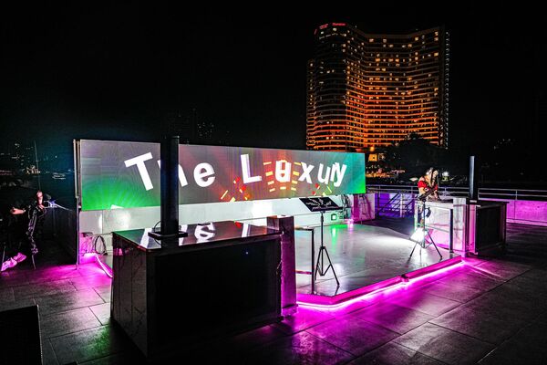 ▲▼曼谷遊船人妖秀，海鮮自助餐跟酒水無限暢飲。（圖／部落客珊莎提供）