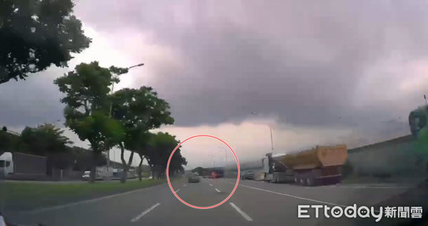 ▲▼台北市撫遠街車禍，母子雙亡。（圖／記者黃彥傑翻攝）