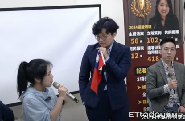 ▲▼  吳靜怡直衝徐巧芯說明會   。（圖／翻攝直播畫面）