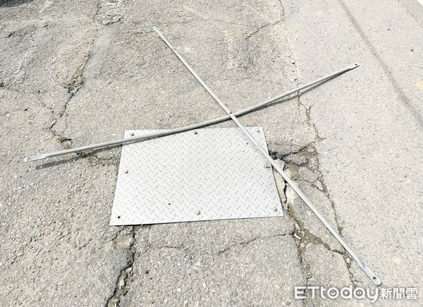 ▲桃園市陳姓男子今天上午開車經過蘆竹區南山北路一處工地旁，突遭不明鋼條砸破車窗。（圖／記者沈繼昌翻攝）