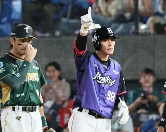 ▲▼ 陳晨威            。（圖／樂天桃猿提供）